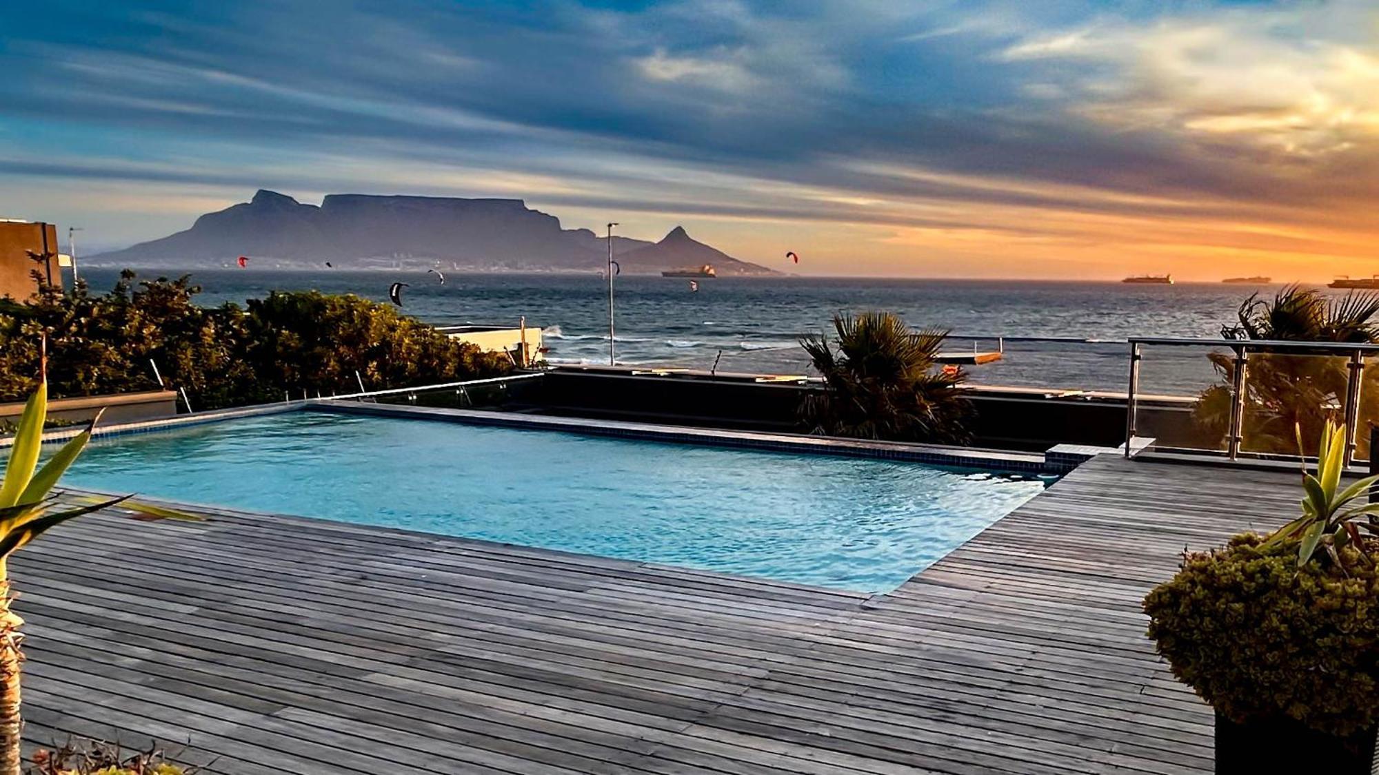 Heaven On Earth - Blouberg Beachfront Self-Catering Apartment โบลแบร์กสตรานด์ ภายนอก รูปภาพ