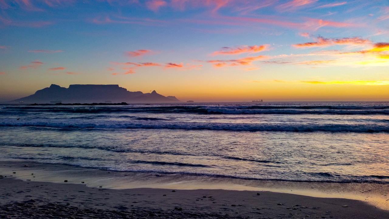 Heaven On Earth - Blouberg Beachfront Self-Catering Apartment โบลแบร์กสตรานด์ ภายนอก รูปภาพ