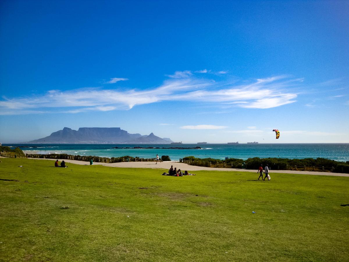 Heaven On Earth - Blouberg Beachfront Self-Catering Apartment โบลแบร์กสตรานด์ ภายนอก รูปภาพ